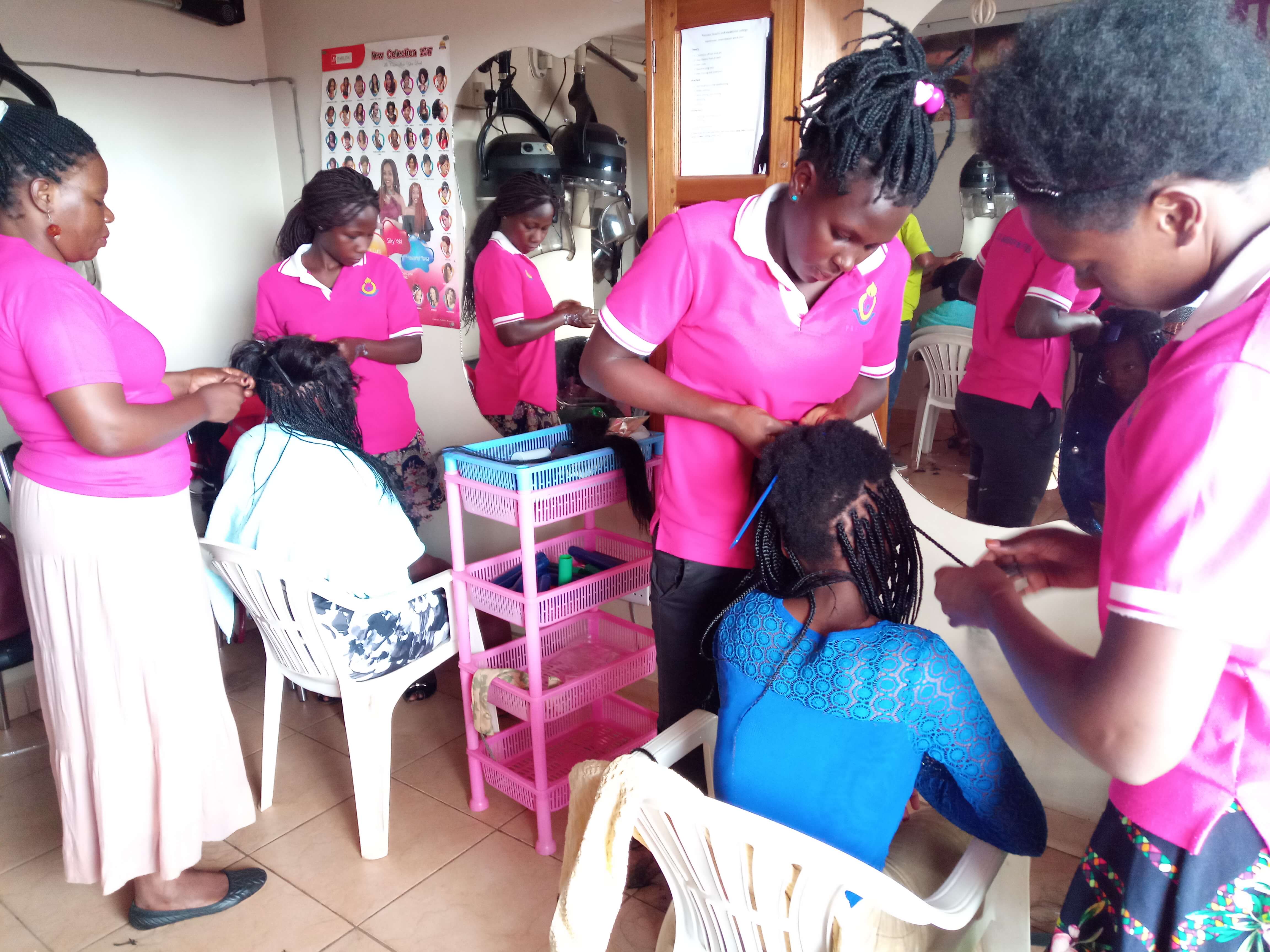 Read more about the article Certificate in Hair Dressing